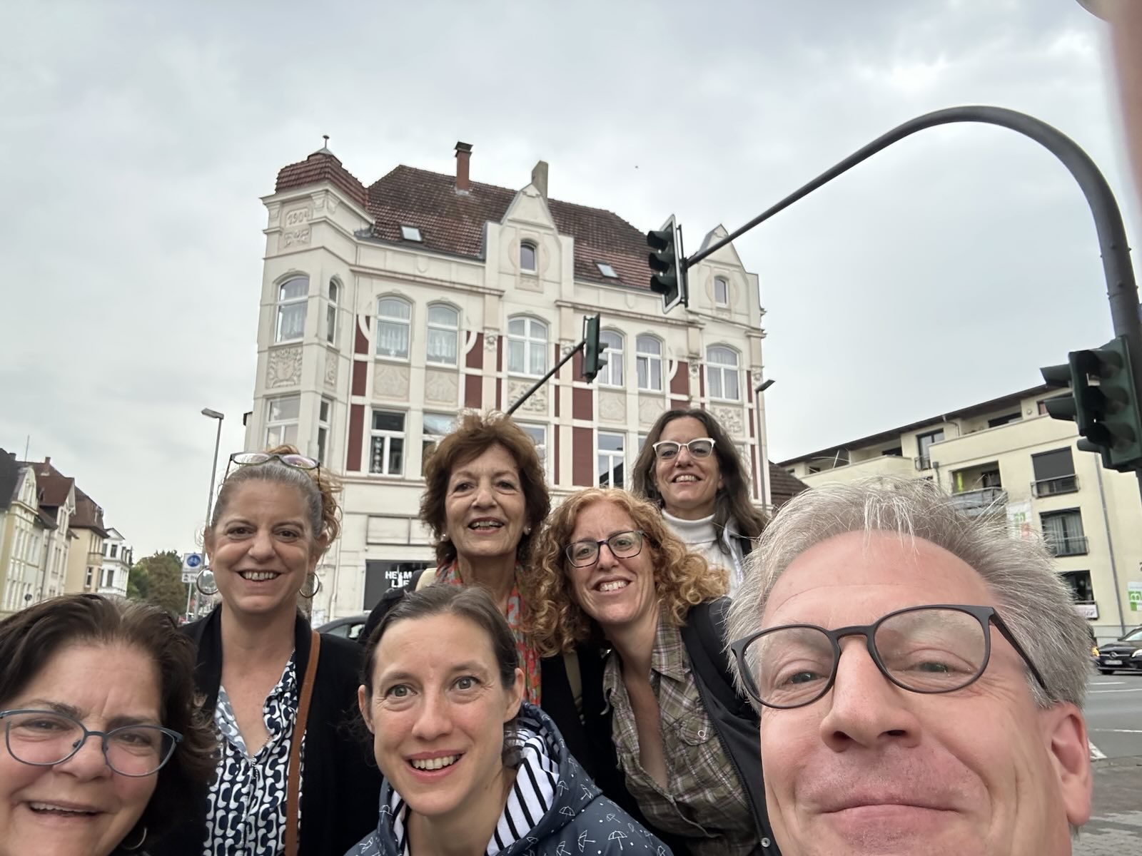 Selfie vor dem Haus Elisabethstr.24 (Wohnung M. Rülf)